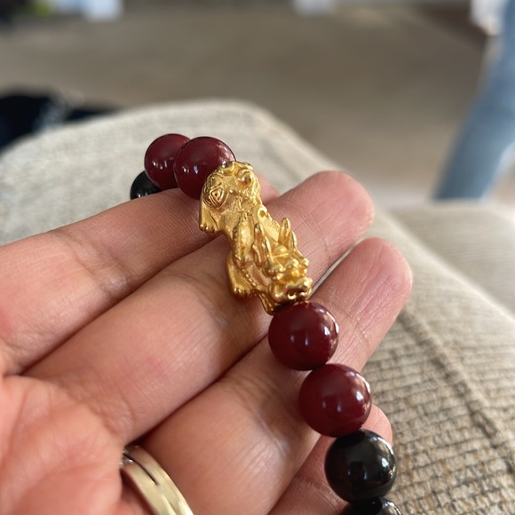 Onyx and Cinnabar with Piyao bracelet - Picture 2 of 4